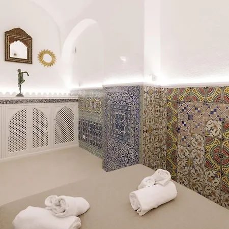 Qasar Luxury - In Capri's Piazzetta