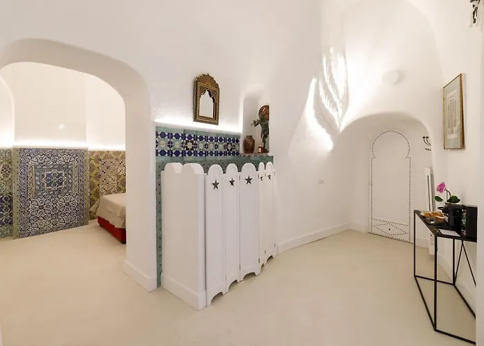 Qasar Luxury - In Capri's Piazzetta Capri