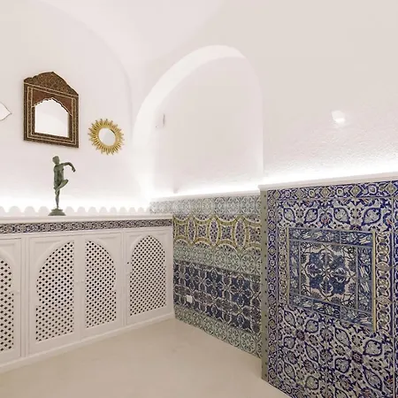 Qasar Luxury - In Capri's Piazzetta