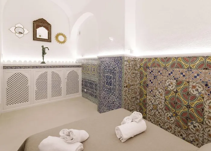 Qasar Luxury - In Capri's Piazzetta