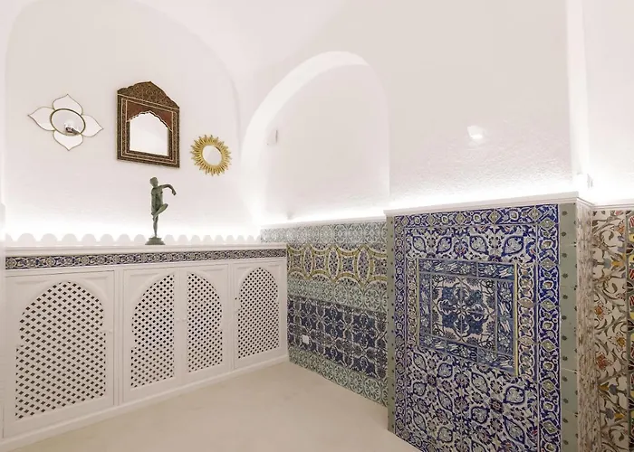 Qasar Luxury - In Capri's Piazzetta